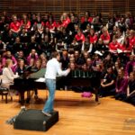 2011-Mass-Choir-P14.jpg-nggid048944-ngg0dyn-700x500x100-00f0w010c010r110f110r010t010